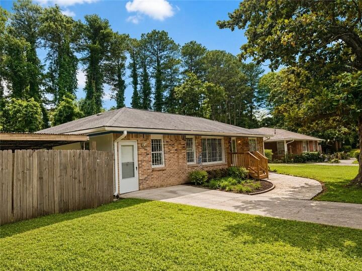 Property Photo: 1189 Rock Cut Road GA 30297