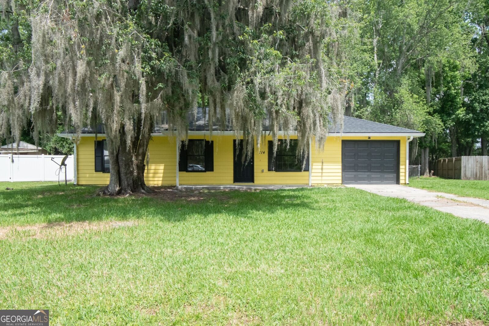 Property Photo:  114 Laurel Lane  GA 31548 
