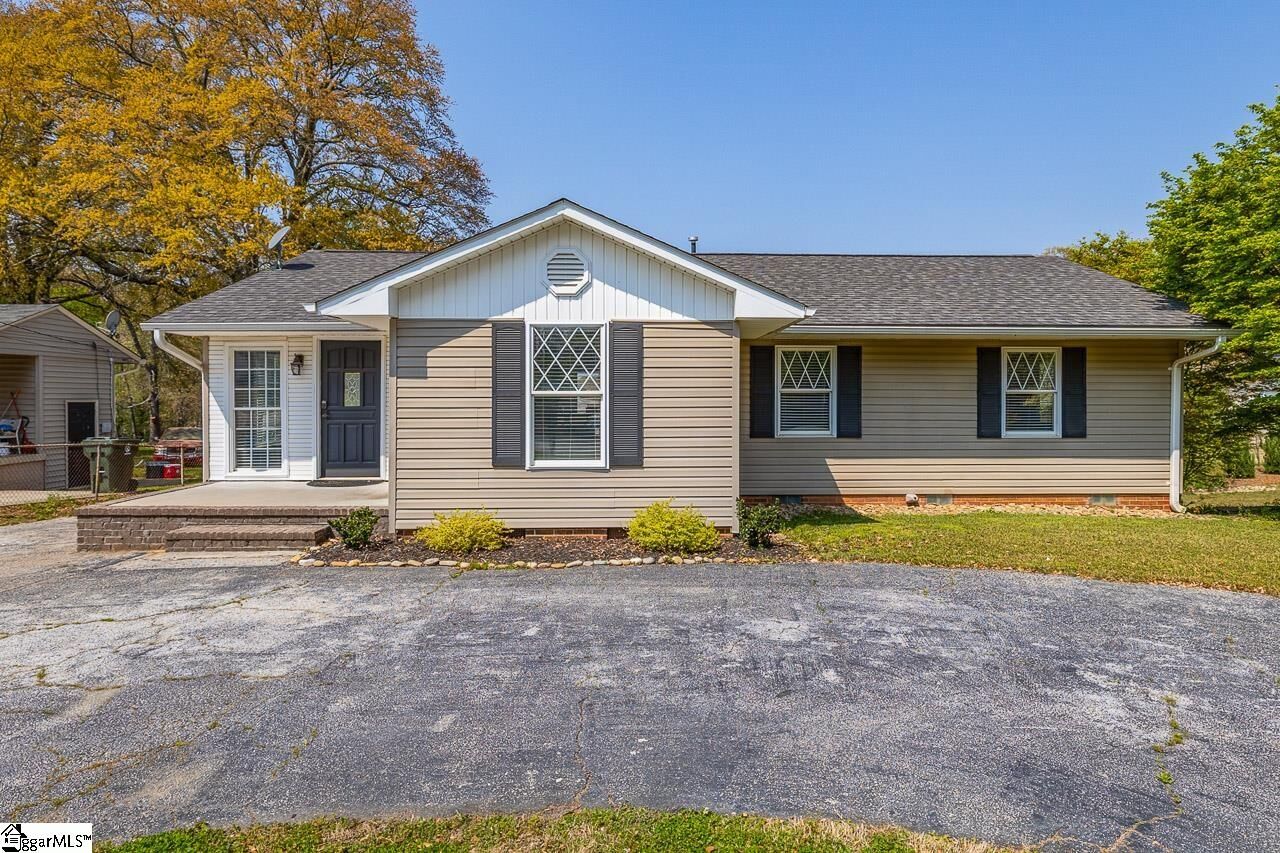 Property Photo:  228 Brookdale Avenue  SC 29607 