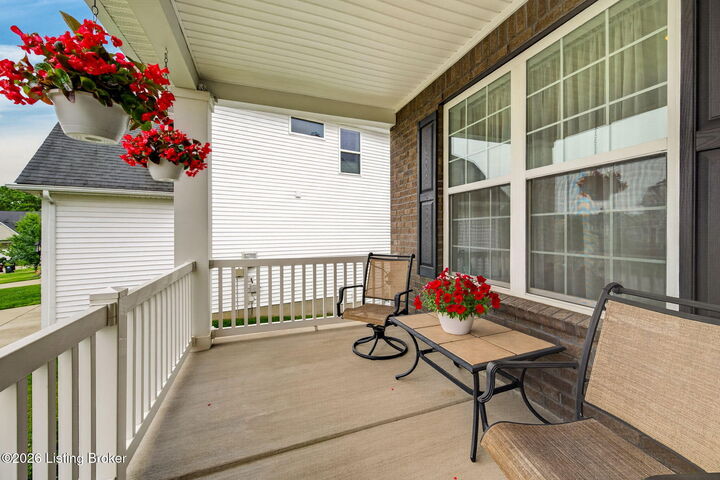 Property Photo: 12410 Commons Lake Ct KY 40299