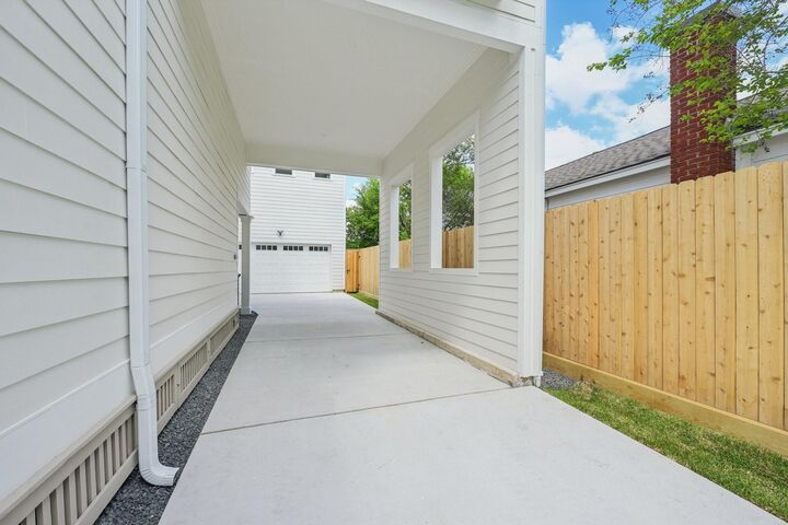 Property Photo:  1119 E 7th 1/2 Street  TX 77009 