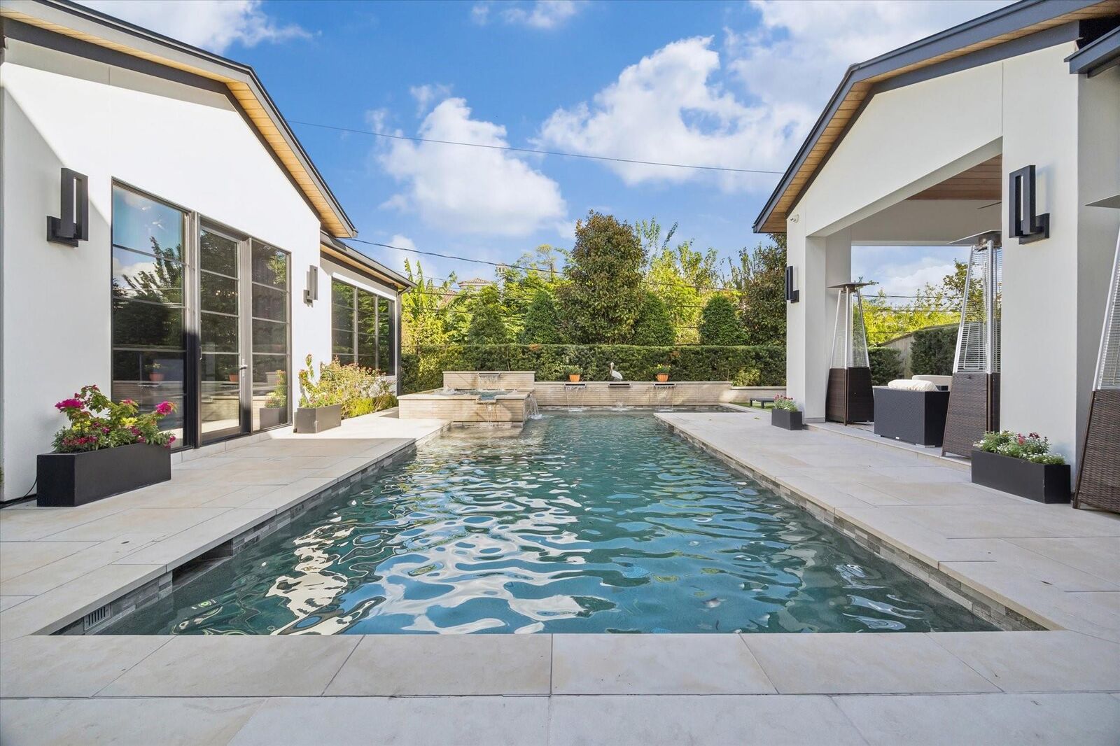 Property Photo:  212 E Cowan Drive  TX 77007 