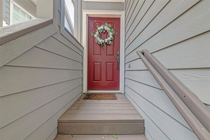 Property Photo: 218 Blushwood Place TX 77382