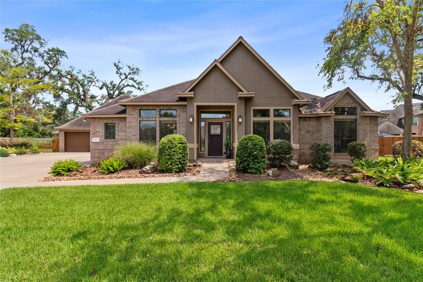 Property Photo: 55 Canyon Oak Court TX 77566