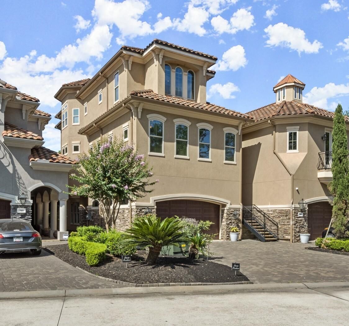 Property Photo:  106 La Vie Drive  TX 77316 