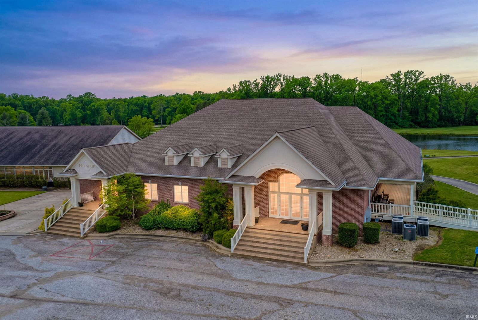 Property Photo: 360 Persimmon Circle IN 47601
