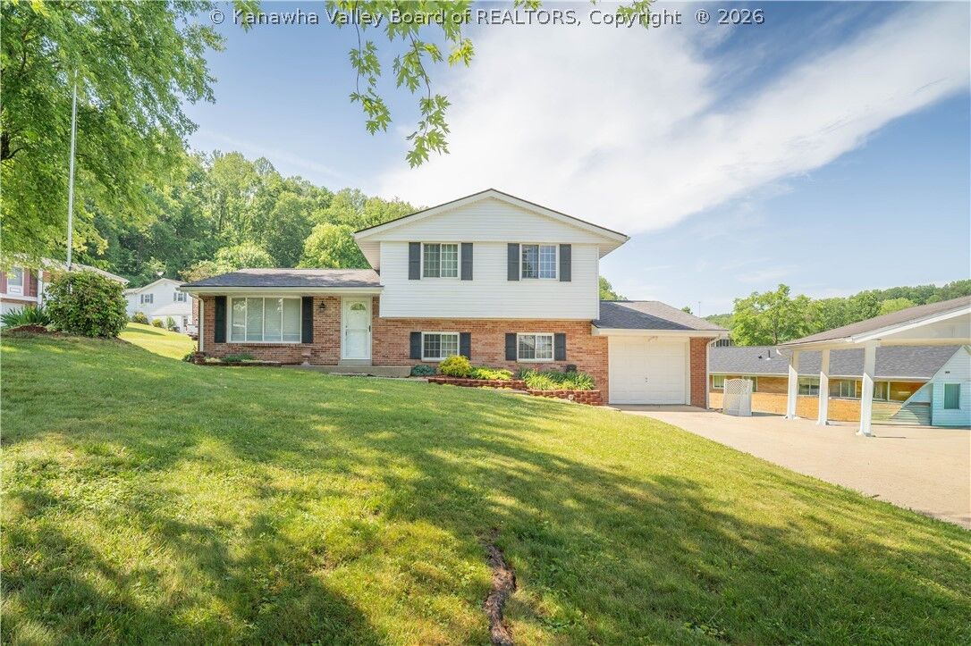 Property Photo: 6900 Valley Brook Drive WV 25312