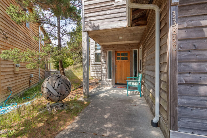 Property Photo: 33830 Venture Boulevard OR 97135