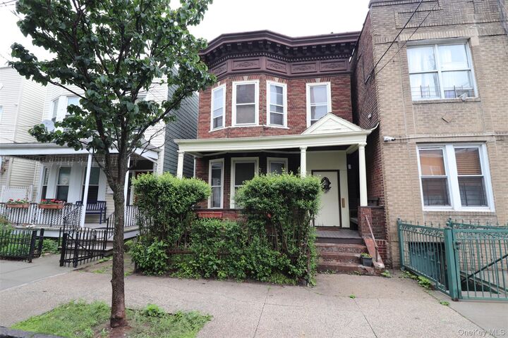 Property Photo:  1918 Holland Avenue  NY 10462 