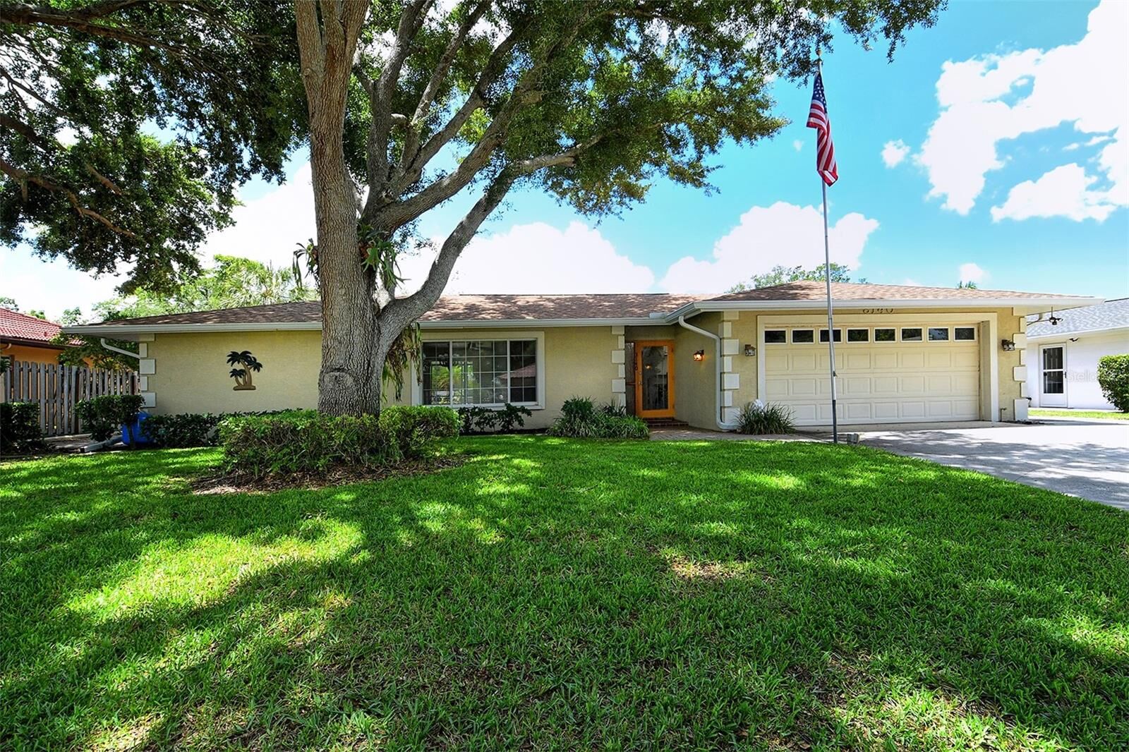 Property Photo: 3140 Espanola Drive FL 34239