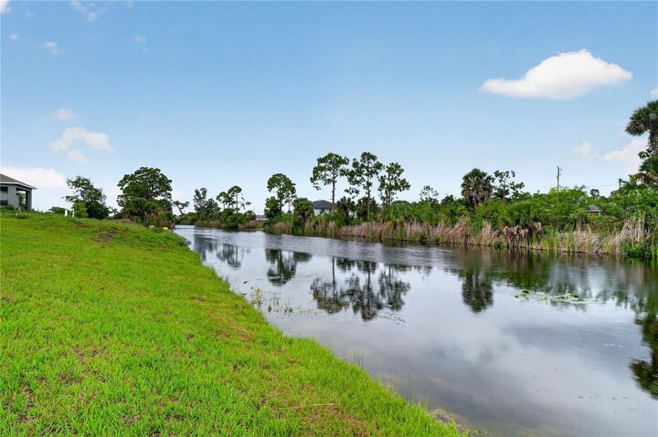 Property Photo: 211 NE 31st Street FL 33909