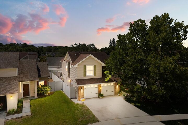 Property Photo:  11814 Wildfire Way  FL 33635 
