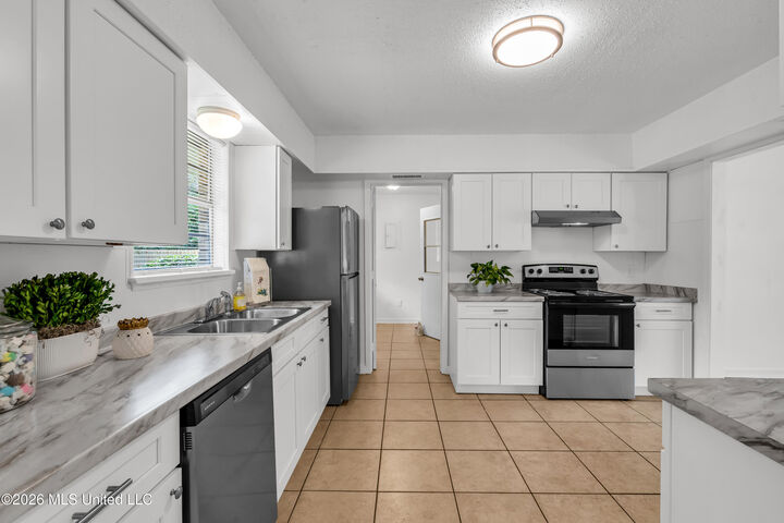 Property Photo:  2505 Shady Lane  MS 39531 