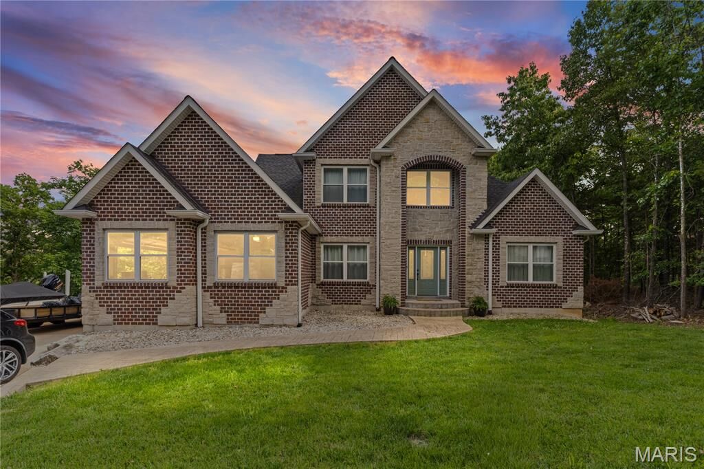 Property Photo: 5604 Katys Way MO 63050