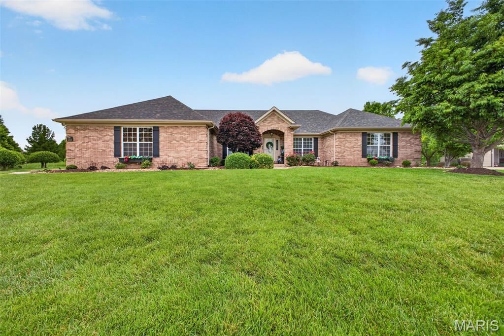 Property Photo: 1413 Merganser Boulevard IL 62226