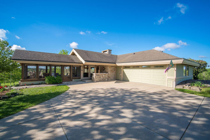 Property Photo: N4898 Arrowhead Trl WI 53039