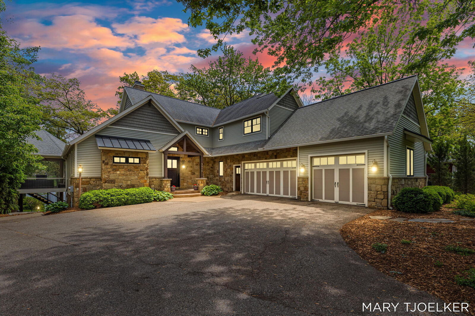 Property Photo:  3516 Goodwood Drive SE  MI 49546 