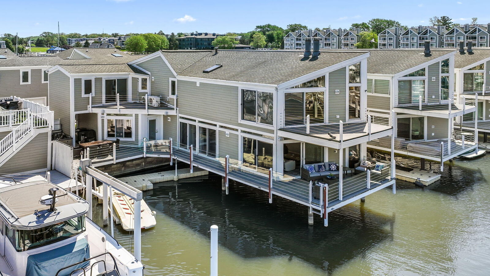 Property Photo: 24 Harbor Isle Drive MI 49117