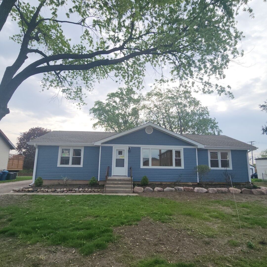 Property Photo:  