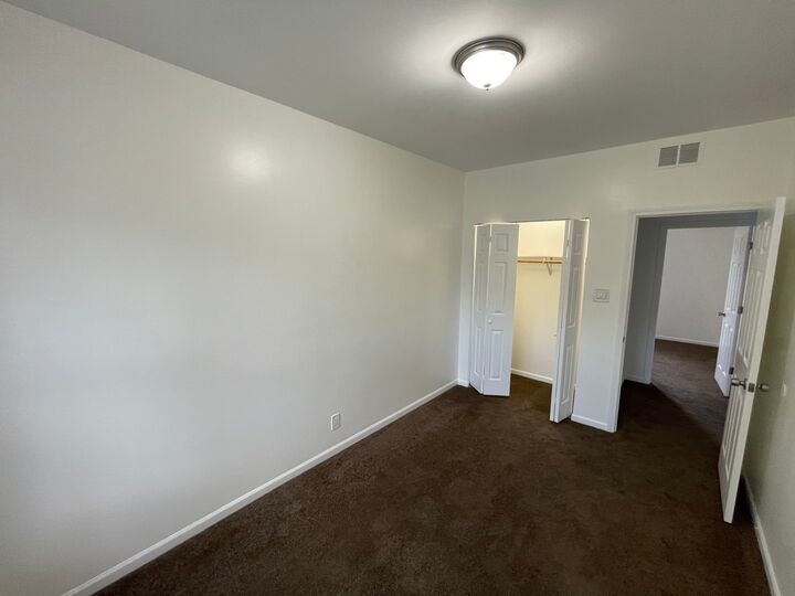 Property Photo:  649 E Marquette Road 3  IL 60637 