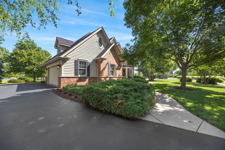 Property Photo:  40W082 Fox Mill Boulevard  IL 60175 