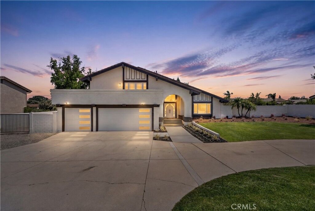Property Photo:  252 W 19th Street  CA 91784 