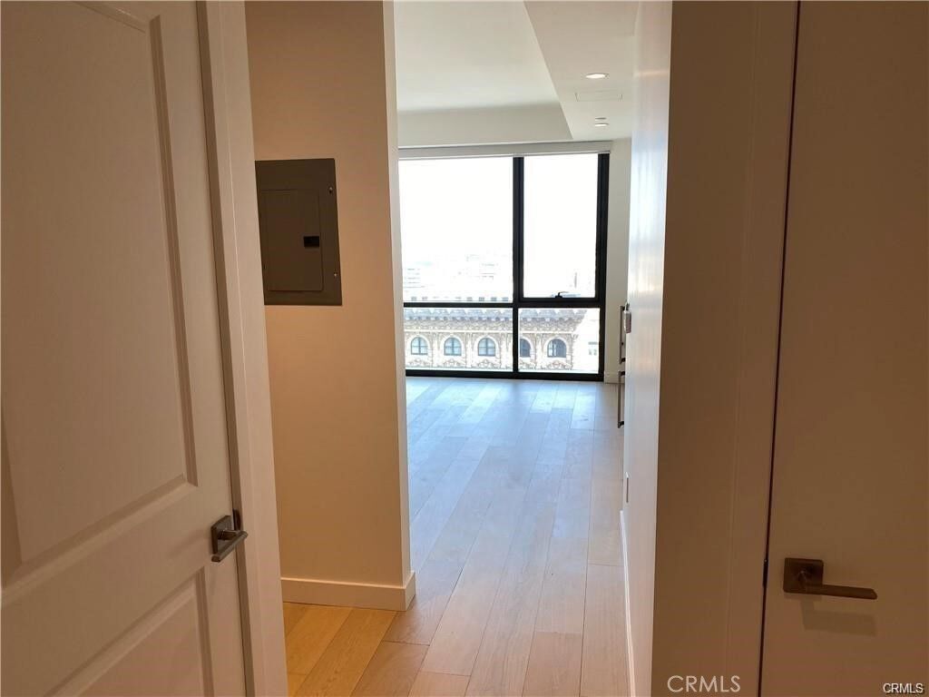 Property Photo:  400 S Broadway 1902  CA 90013 