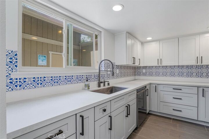 Property Photo:  2250 King Ct 84  CA 93401 