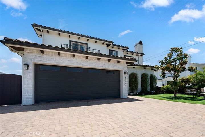 Property Photo: 2000 Robinson St W CA 90278