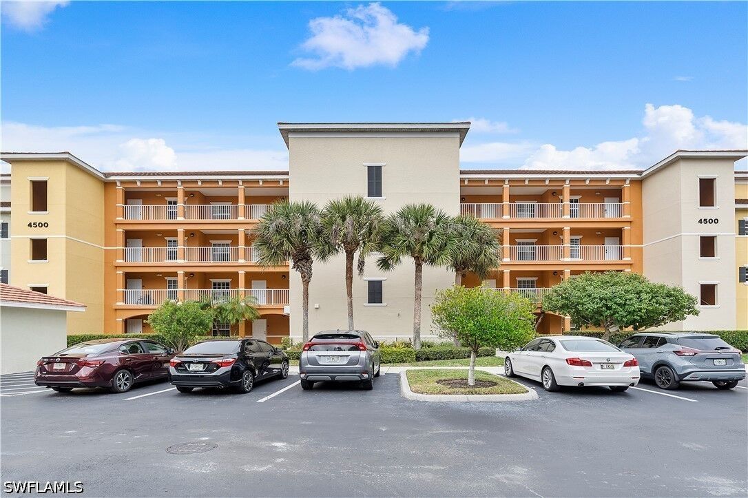 Property Photo: 4500 Botanical Place Circle 4 FL 34112