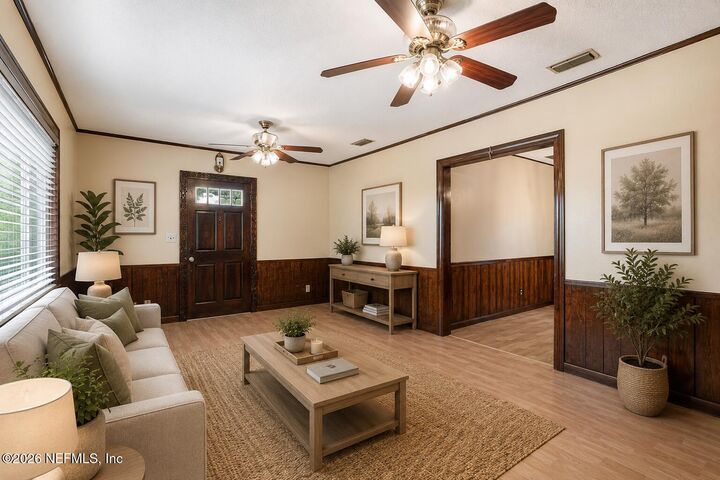Property Photo: 1546 River Hills Circle W FL 32211