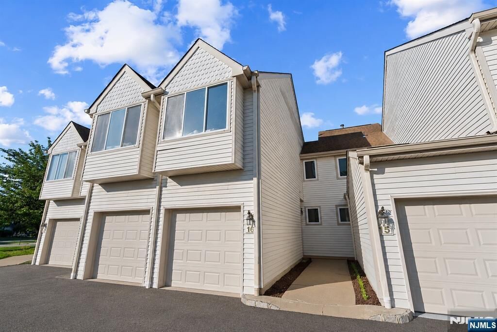 Property Photo:  16 Franklin Court  NJ 07045 