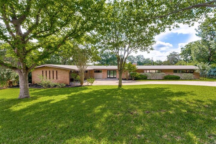 Property Photo:  4101 Hildring Drive E  TX 76109 