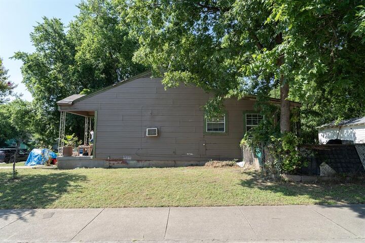 Property Photo: 3403 Alabama Avenue TX 75216