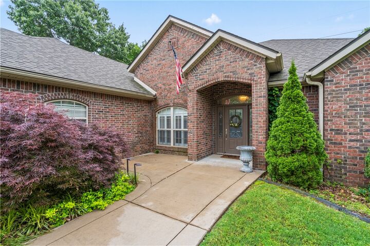 Property Photo:  2908 Cortney Circle  AR 72761 