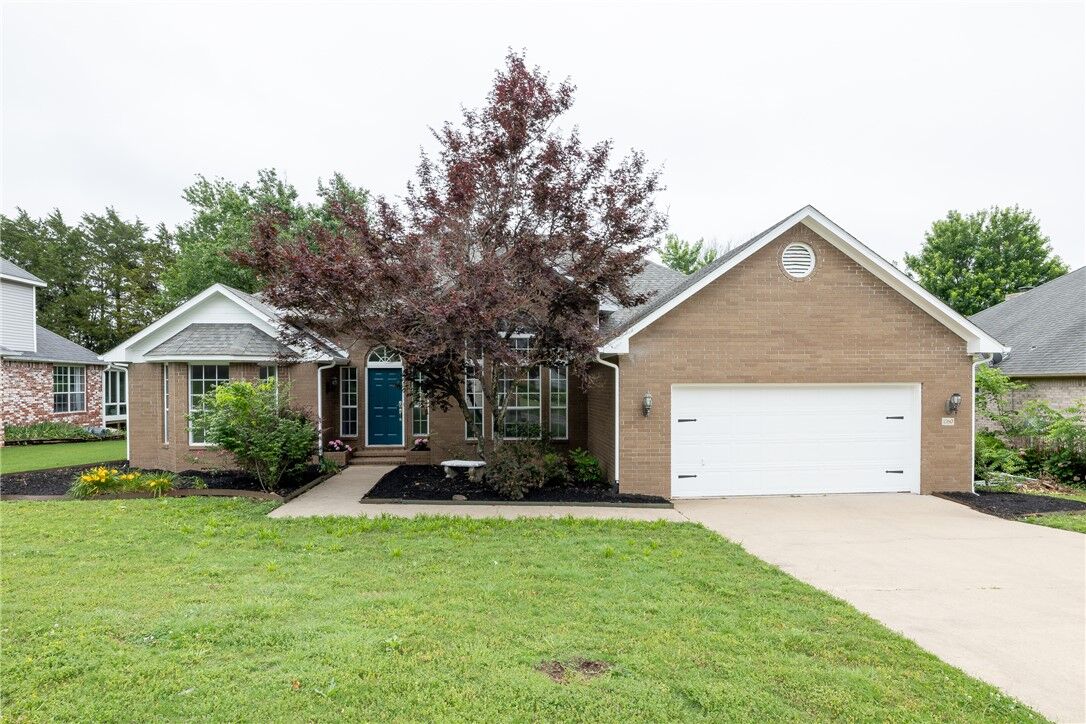 Property Photo: 1760 N Glenbrook Place AR 72701