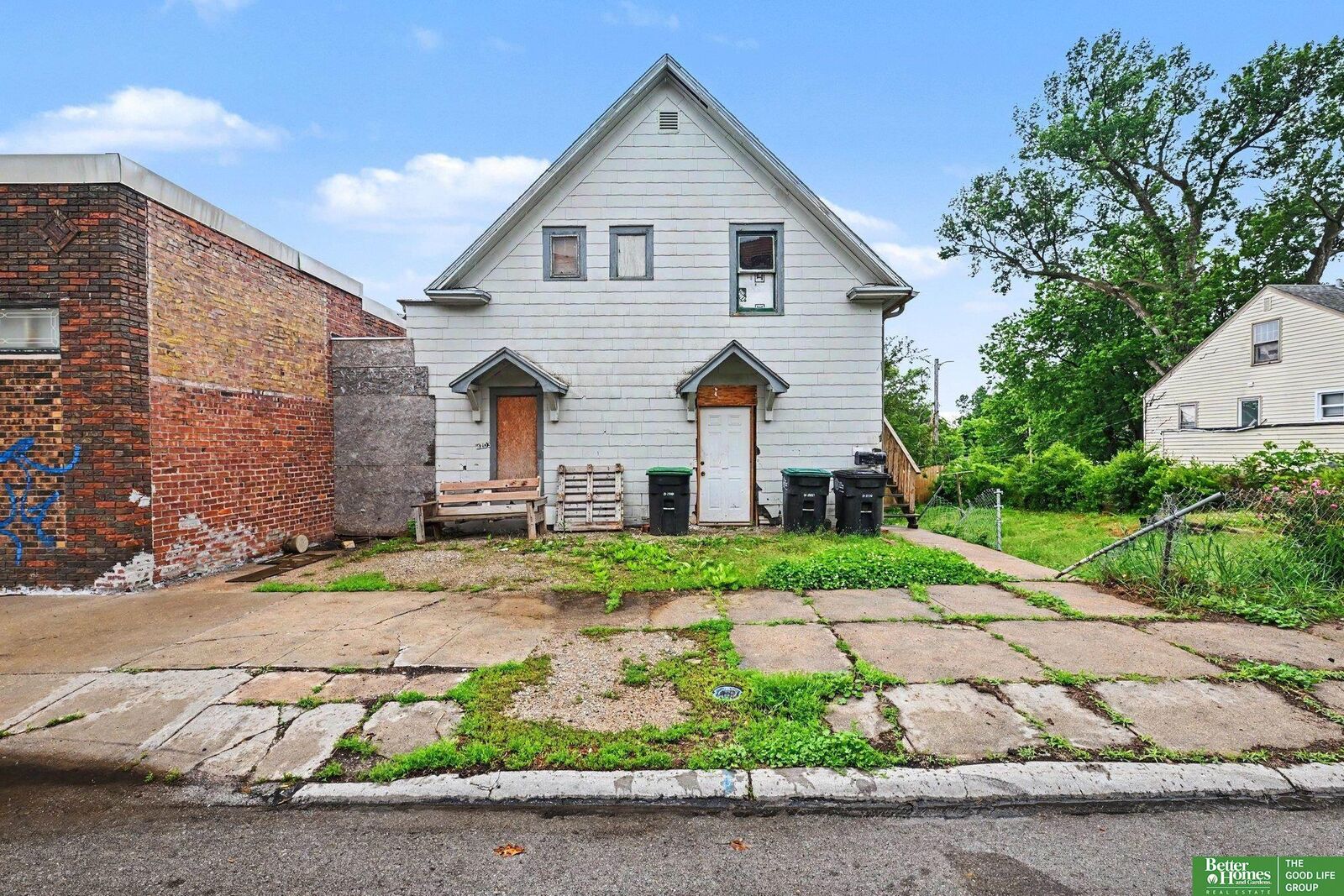 Property Photo: 4201 Grand Avenue NE 68111