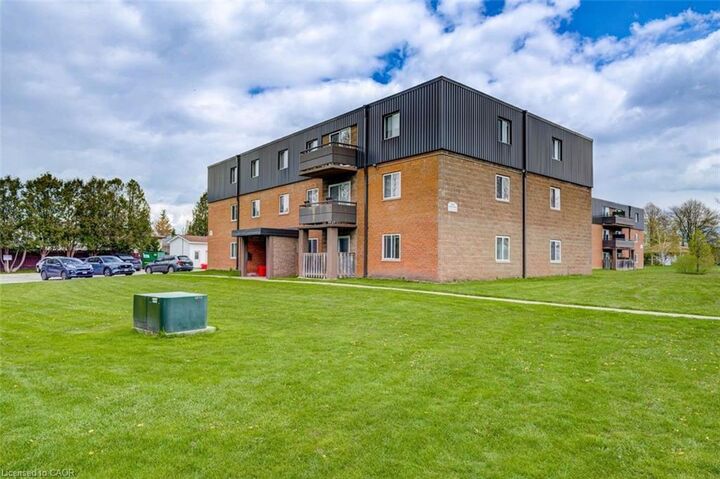 Property Photo:  390 Admiral Drive 304  ON N5V 3C2 
