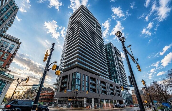 Property Photo:  2075 Lakeshore Road 2209  ON L7R 1E2 