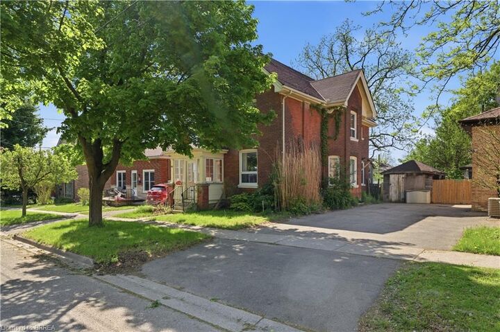 Property Photo:  119 East Avenue  ON N3S 3M1 