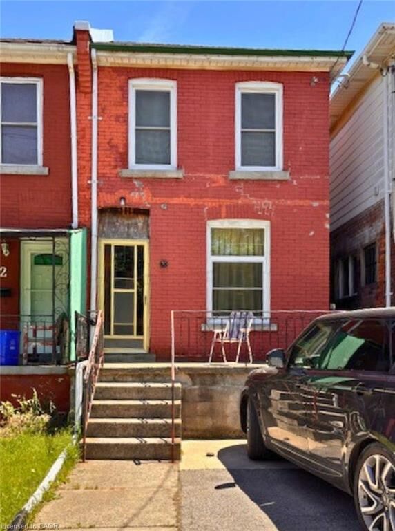 Property Photo:  70 Wentworth Street N  ON L8L 5V4 