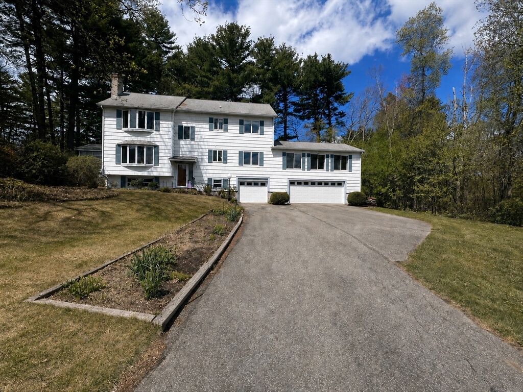 Property Photo:  5 Williams Circle  MA 01803 