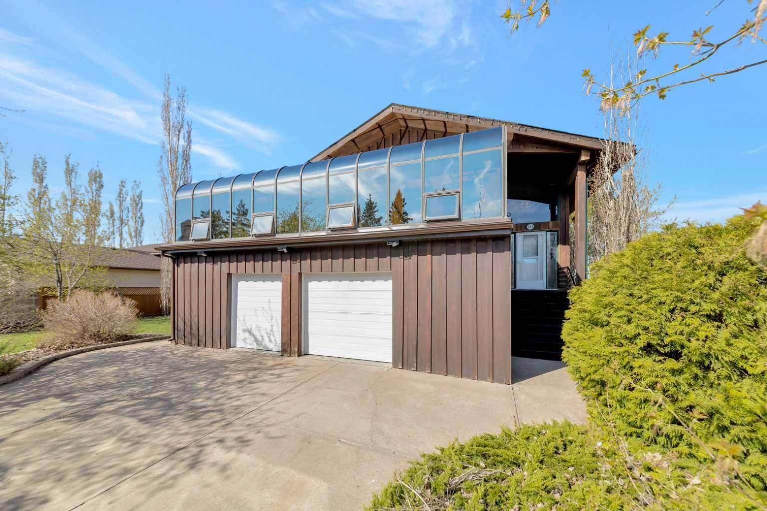 Property Photo:  106 1 Street W  SK S0M 3A0 