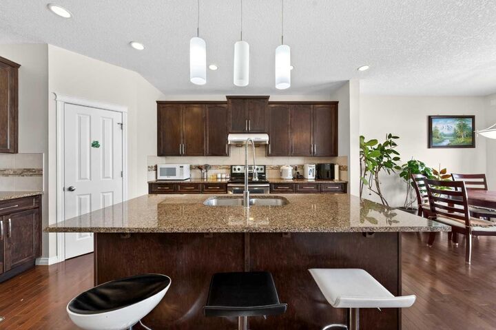 Photo de la propriété:  277 Panton Way NW  AB T3K 0X4 
