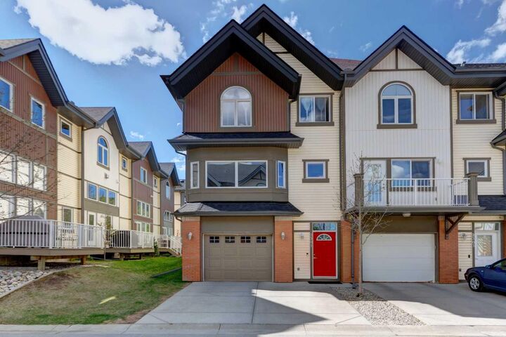 Property Photo: 2301 Wentworth Villas SW AB T3H 0K8