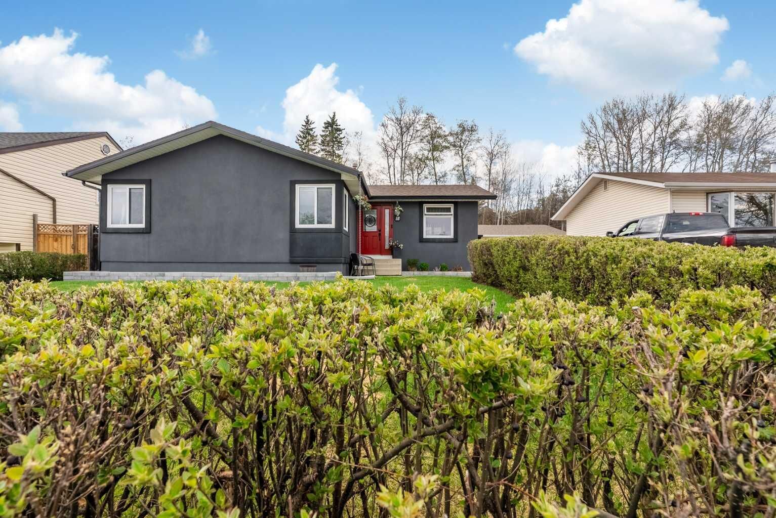 Property Photo:  18 Moberly Crescent  AB T9H 1G9 