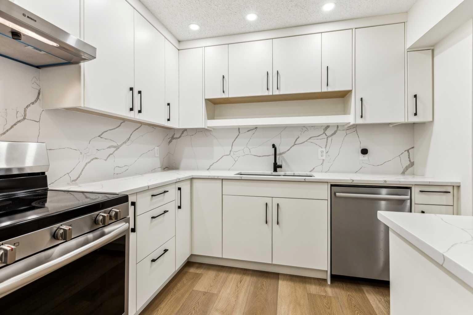 Property Photo:  2520 Palliser Drive SW 1101  AB T2V 4S9 