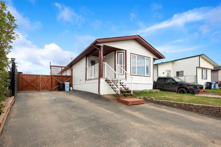 212 Gregoire Crescent — photo 1