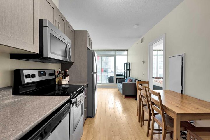 Property Photo:  30 Brentwood Common NW 804  AB T2L 2L8 
