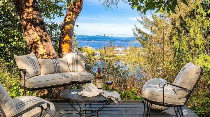 Property Photo:  1363  Country Club Drive  WA 98282 